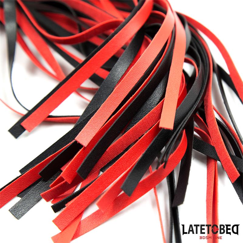 Flogger Rojo y Negro 50cm